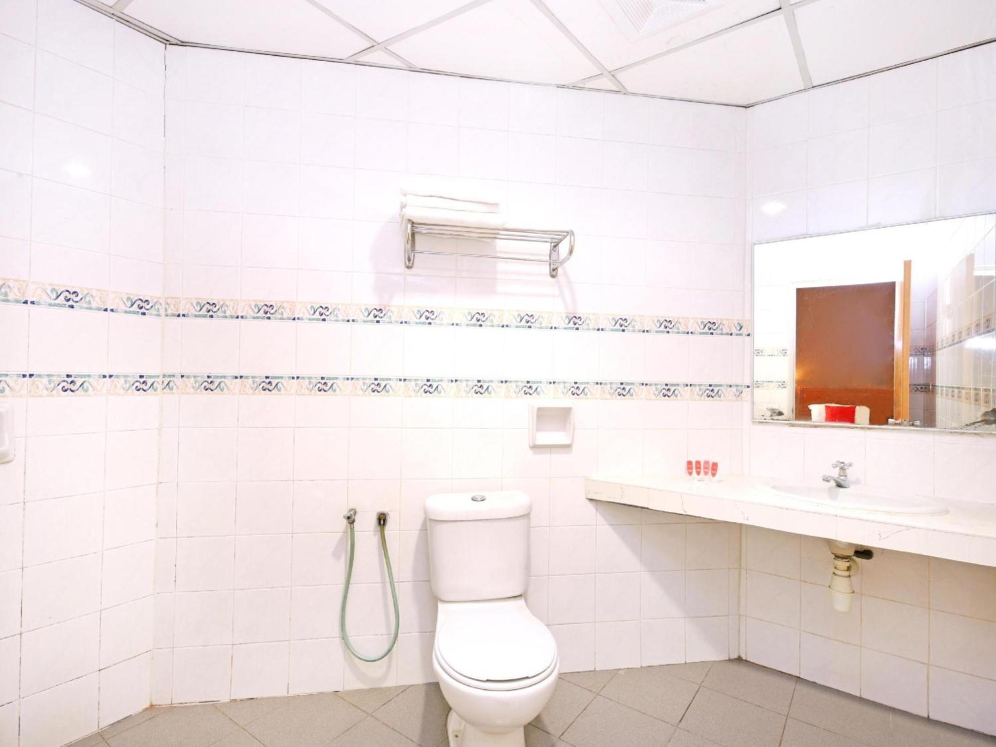 Super Oyo 447 Comfort Hotel Meru Klang Buitenkant foto