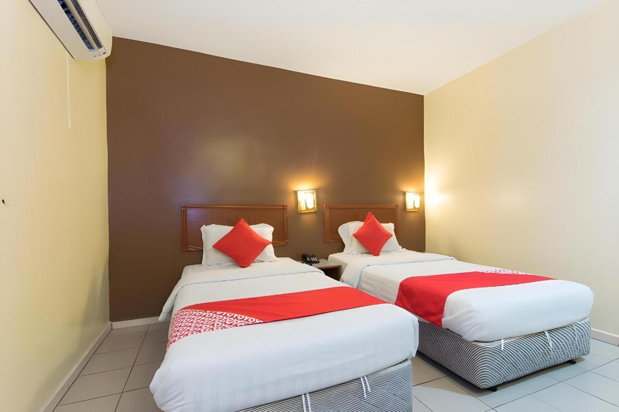 Super Oyo 447 Comfort Hotel Meru Klang Buitenkant foto