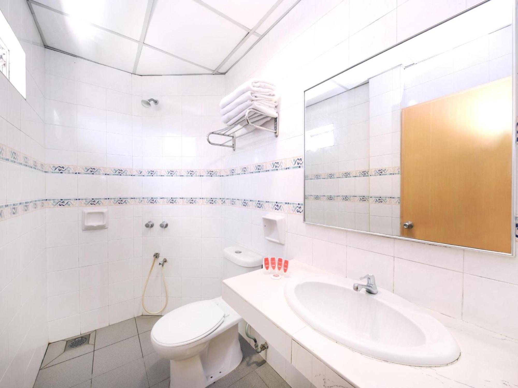 Super Oyo 447 Comfort Hotel Meru Klang Buitenkant foto