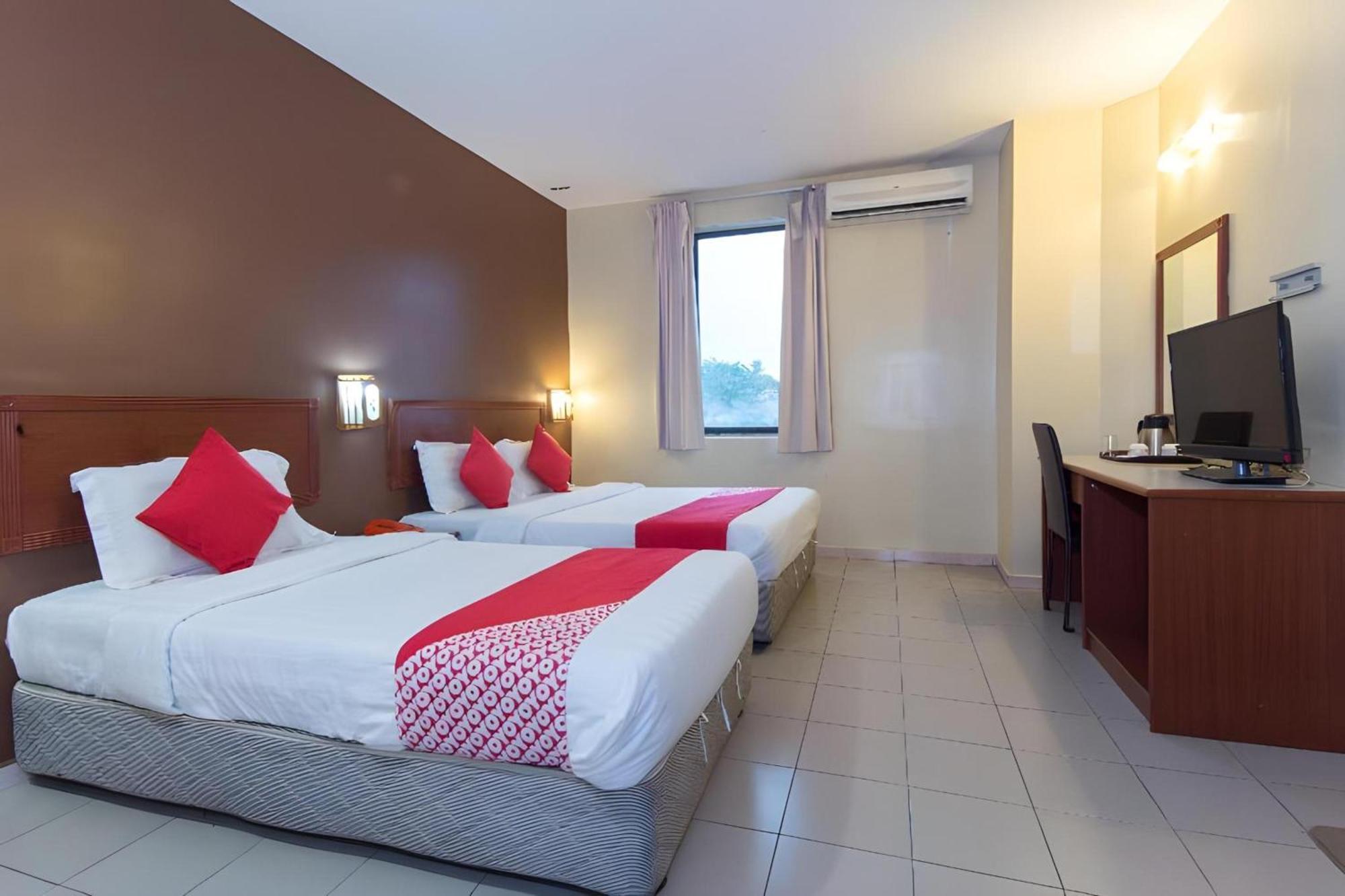 Super Oyo 447 Comfort Hotel Meru Klang Buitenkant foto