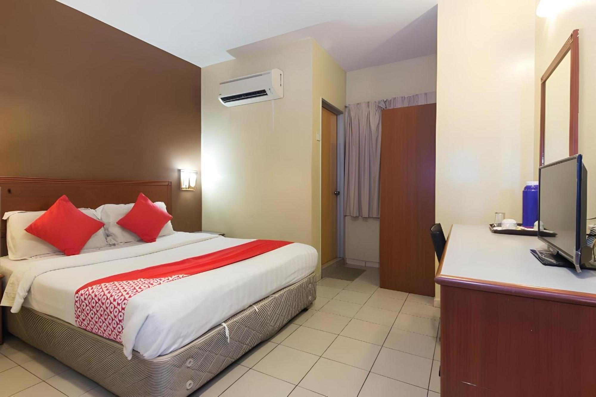 Super Oyo 447 Comfort Hotel Meru Klang Buitenkant foto