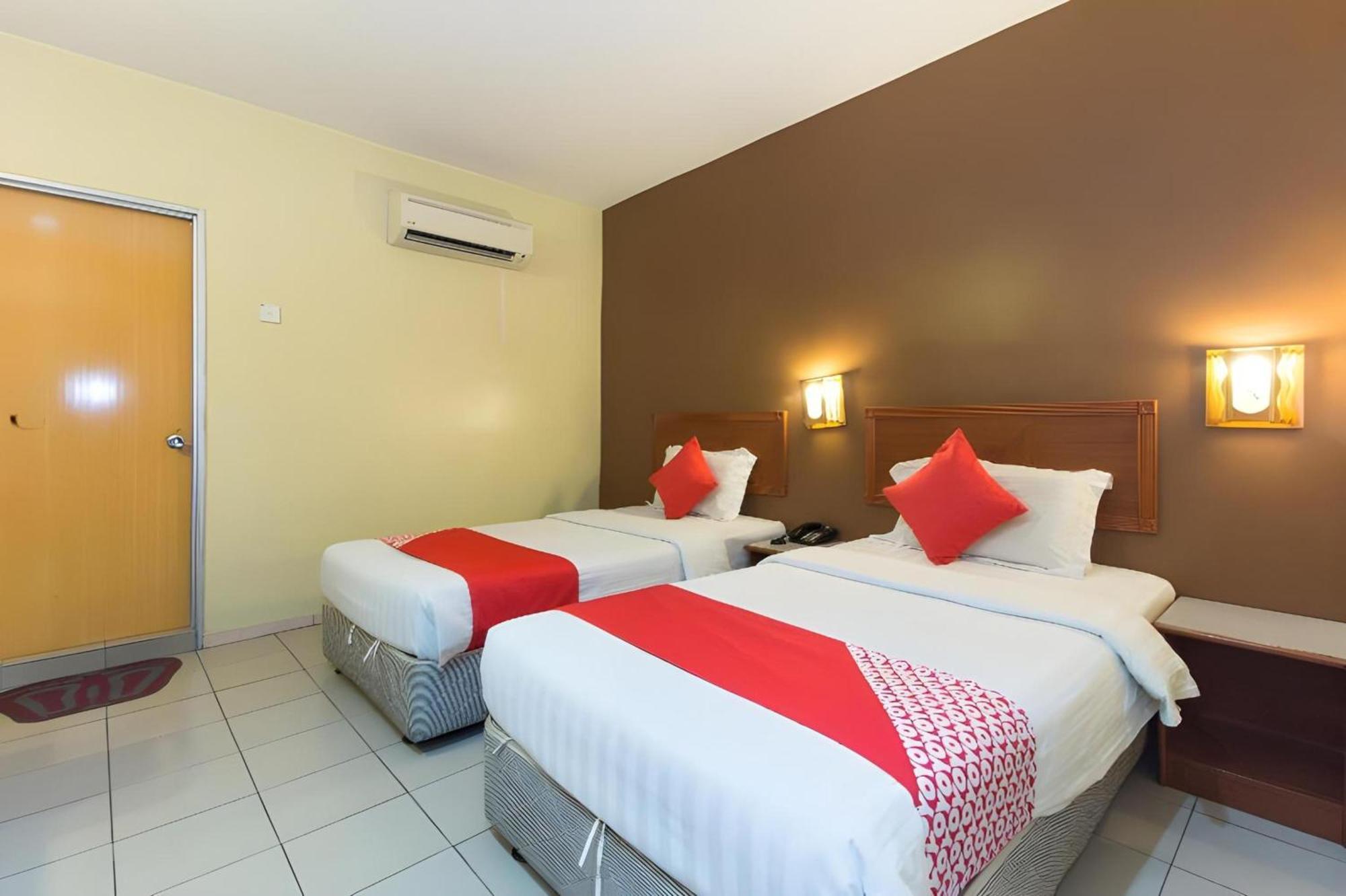 Super Oyo 447 Comfort Hotel Meru Klang Buitenkant foto