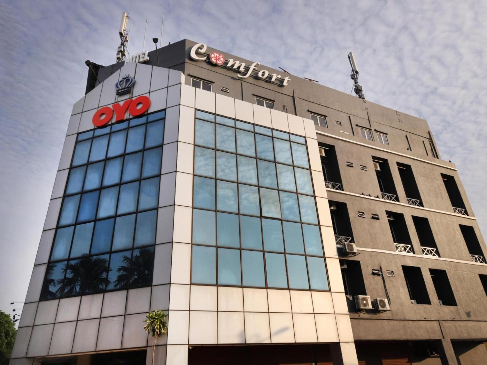 Super Oyo 447 Comfort Hotel Meru Klang Buitenkant foto