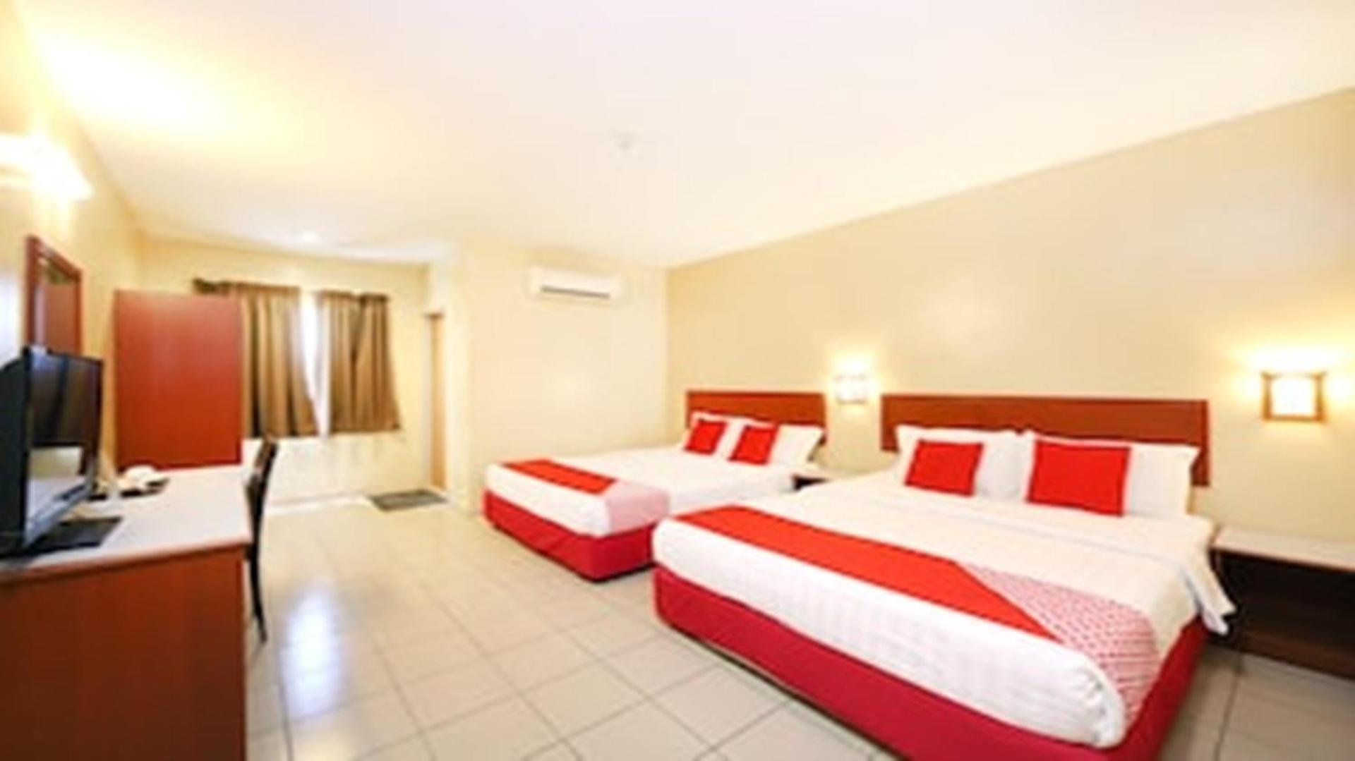 Super Oyo 447 Comfort Hotel Meru Klang Buitenkant foto